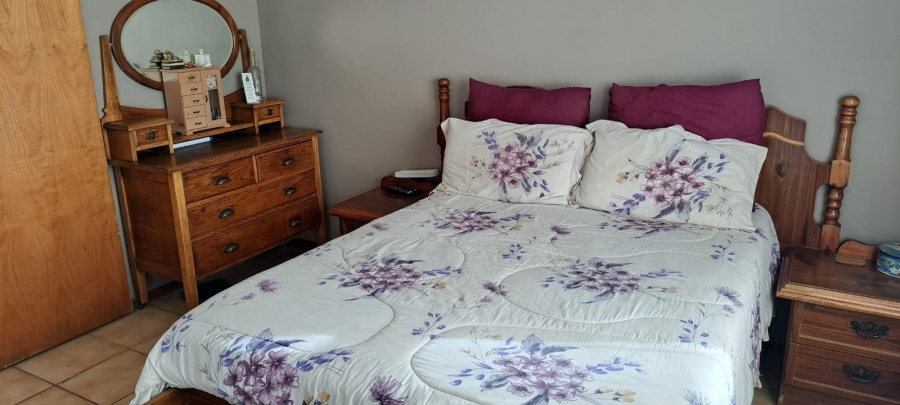 5 Bedroom Property for Sale in Parow Valley Western Cape